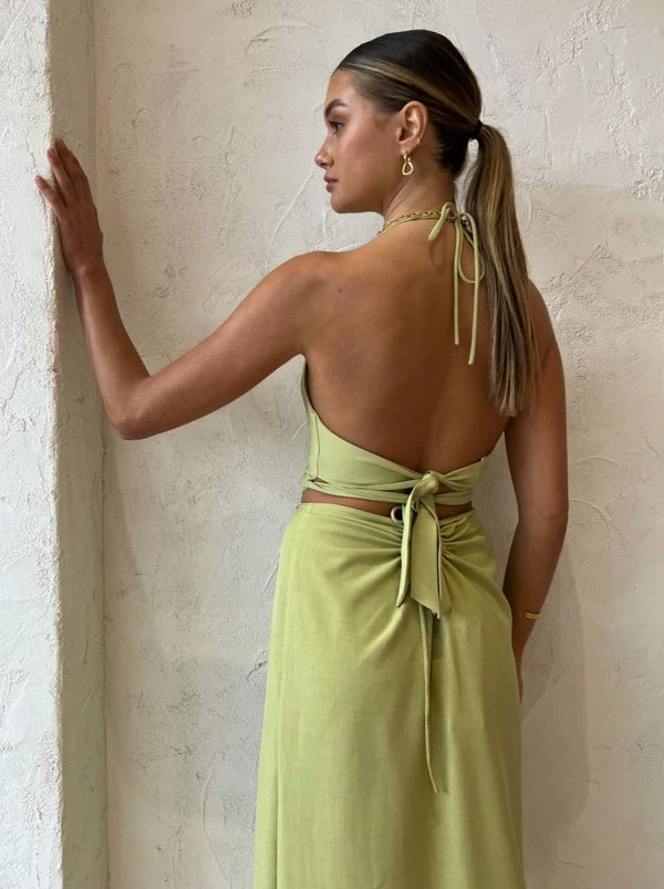 One Fell Swoop Cult Crop In Grass - Image 3