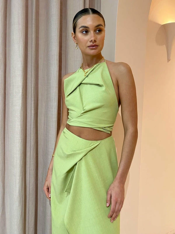 One Fell Swoop Cult Crop In Grass - Image 5