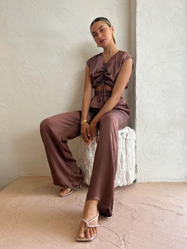 Roame Puka Top In Cocoa - Image 4