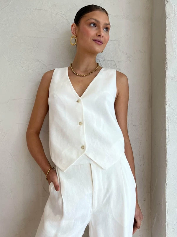 Sir Clemence Vest In Ivory