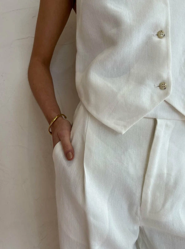 Sir Clemence Vest In Ivory - Image 3